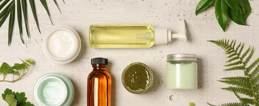 Zalety naturalnych kosmetyków do twarzy