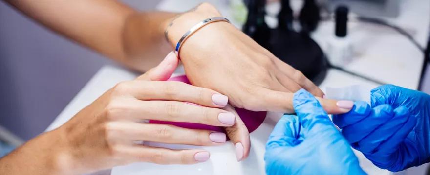 Modne paznokcie 2026 – trendy, kolory i stylizacje, które będą hitem