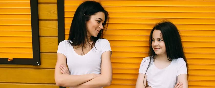 Pierwszy biustonosz dla dziewczynki – kiedy kupić i jaki wybrać?