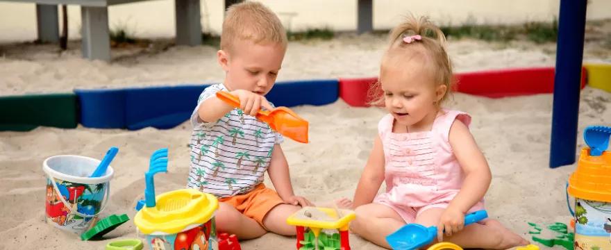 Zabawy ruchowe dla dzieci na dworze - nauczyciel WF poleca!