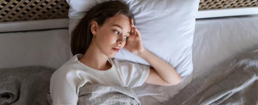 Co noc budzisz się o 3? Dowiedz się, dlaczego