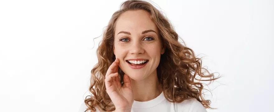 Wybielanie zębów – metody domowe i gabinetowe