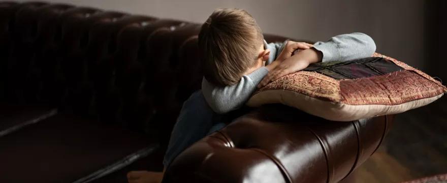 Jak klapsy wpływają na psychikę dziecka i zaufanie do rodzica?