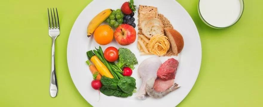 Dieta nastolatka – czego organizm potrzebuje w okresie intensywnego wzrostu?