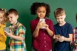 Zakaz telefonów w szkołach od września 2026. Szczegóły planowanych zmian