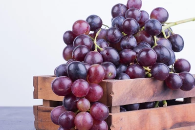 Winogrona dla dziecka: UWAŻAJ gdy dziecko je te owoce! Jak BEZPIECZNIE podawać dzieciom winogrona?