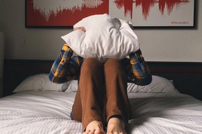 BEZSENNOŚĆ: 10 najczęstszych przyczyn problemów ze snem