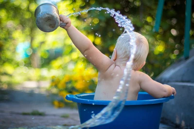 Jak często kąpać przedszkolaka i niemowlę? Czy dziecko trzeba kąpać codziennie?
