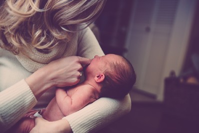 Biegunka u noworodka – jakie mogą być przyczyny?