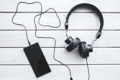Rodzaje słuchawek – jakie wybrać do konsoli, a jakie do smartfona?