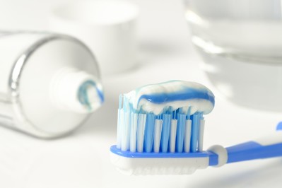 Wymiana szczoteczki do zębów po chorobie jest konieczna! Nie zapominaj o tym!