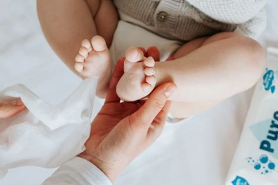 Jakie chusteczki nawilżane są bezpieczne dla noworodka? Poradnik dla rodziców