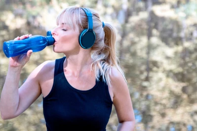 Nawodnienie 2.0. Musujące multiwitaminy odpowiadają na potrzeby współczesnego stylu życia