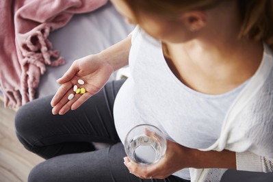 4 witaminy, o których prawidłowy poziom warto zadbać w drugim trymestrze ciąży