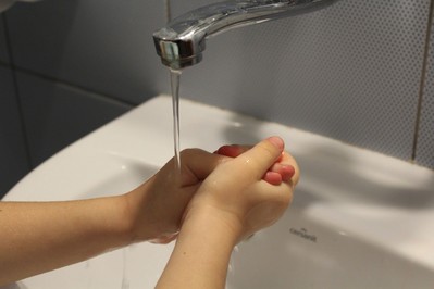 Jak zmniejszyć ryzyko złapania infekcji przez dziecko: PORADNIK z zasadami higieny