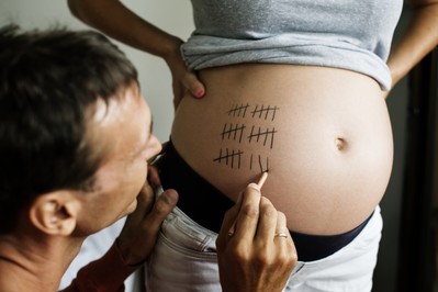 Wywoływanie porodu w szpitalu – kiedy jest konieczne?