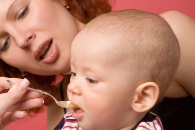 Jak karmić malucha? Zaufaj mu - dziecko wie, kiedy jest głodne.