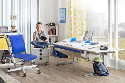 Twoje dziecko spędza dużo czasu przy biurku? Sprawdź, co mu grozi