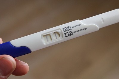 Test ciążowy: kiedy najwcześniej wykrywa ciążę?