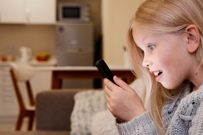 Dopaminowy TikTok. Dlaczego dziecku tak trudno oderwać się od kr&oacute;tkich filmik&oacute;w?