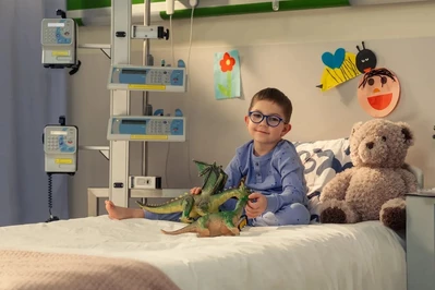 Urodziny na oddziale i powr&oacute;t do klock&oacute;w Lego. Historia Ludwika pokazuje, jak działa 1,5% podatku