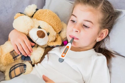 Jak pomóc dziecku w chorobie? Sprawdzone sposoby rodziców!