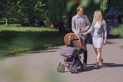 Jak dobrze wybrać w&oacute;zek dziecięcy? 8 element&oacute;w na kt&oacute;re warto zwr&oacute;cić uwagę kupując w&oacute;zek