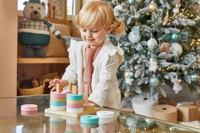 Zabawki drewniane - edukacyjny prezent dla malucha na święta