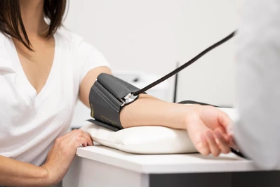 Niskie ciśnienie u kobiet &ndash; kiedy to normalne, a kiedy wymaga uwagi?