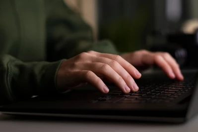 &bdquo;Sprzedam kolegę&rdquo; &ndash; nowa forma cyberprzemocy wśr&oacute;d nastolatk&oacute;w