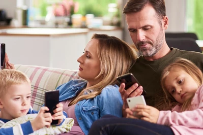 Jak opracować domowe zasady ekranowe?