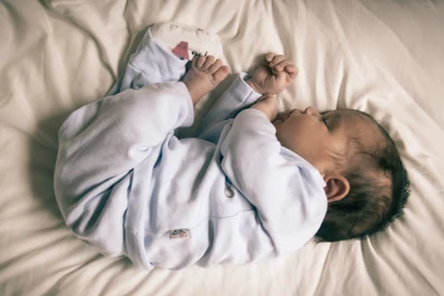 10 kroków, jak nauczyć dziecko zasypiać samodzielnie