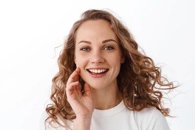 Wybielanie zęb&oacute;w &ndash; metody domowe i gabinetowe