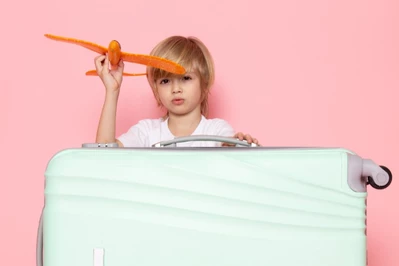 Czy dziecku przysługuje bagaż podręczny w samolocie?