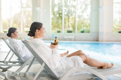 Chwila oddechu dla rodzic&oacute;w: jak wybrać idealny voucher na pobyt w hotelu ze strefą wellness?