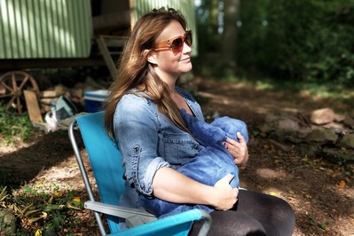 Jeden dzień z życia matki, kt&oacute;ra "siedzi z dzieckiem w domu"