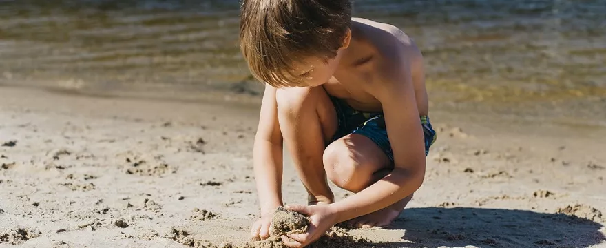 Tragedia na plaży: Chłopiec poparzony olejem z frytkownicy!