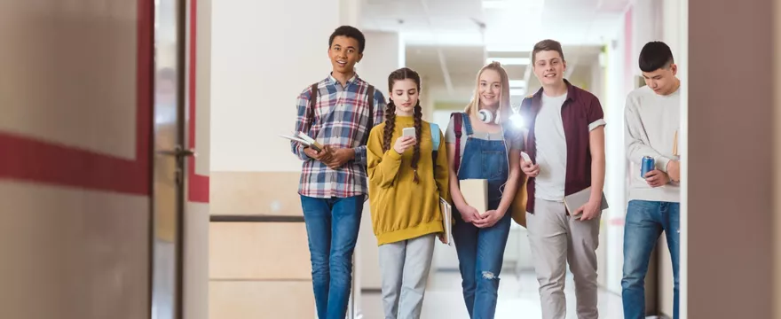 Jak zmienia się edukacja w Polsce? Nowe trendy w wyborze szkół