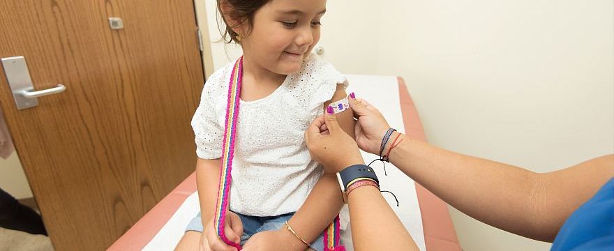 Czego unikać po szczepieniu dziecka? Z czego lepiej zrezygnować 