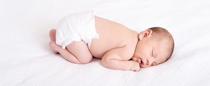 Kiedy odpada pępek noworodka? 5 ważnych faktów w pielęgnacji kikuta pępowiny