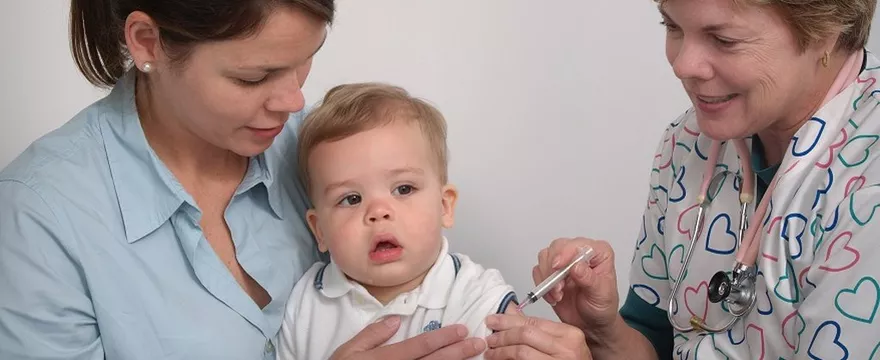 Szczepienia na COVID dla niemowląt i małych dzieci: Jest rekomendacja EMA