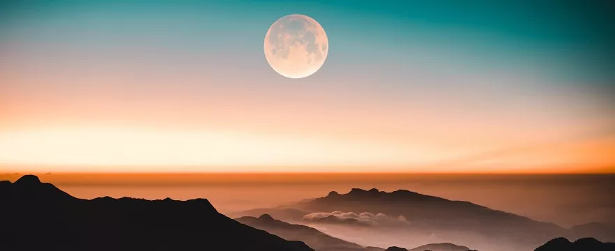 Kiedy Pełnia Księżyca w kwietniu 2023: Różowy Księżyc