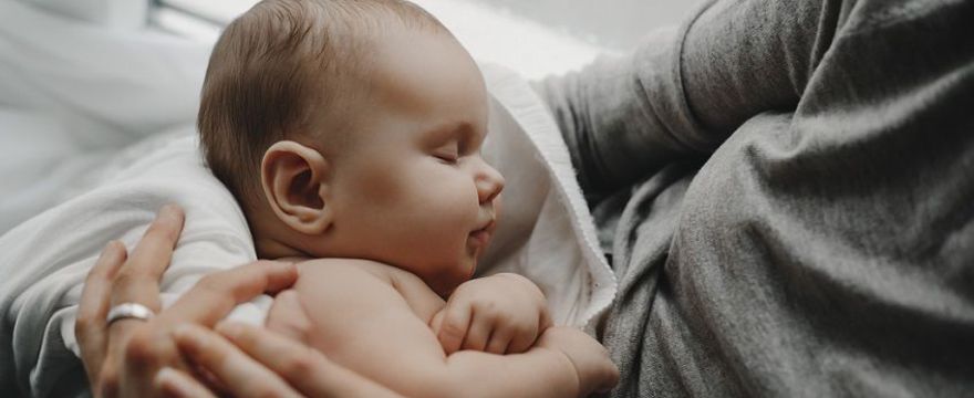 O co zadbać w pierwszym miesiącu z niemowlakiem?