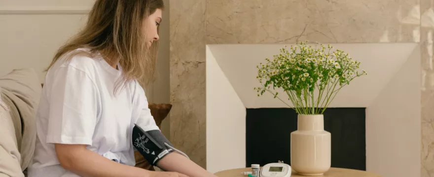 Jak prawidłowo mierzyć ciśnienie krwi? Praktyczny poradnik dla każdego