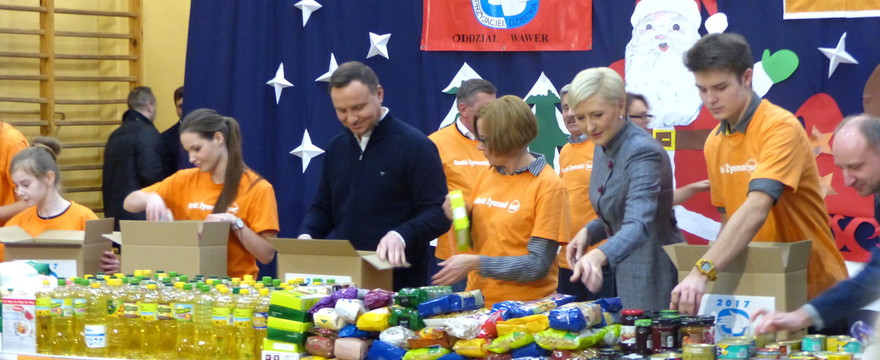 Świąteczna zbiórka żywności – Para Prezydencka jako wolontariusze Banku Żywności