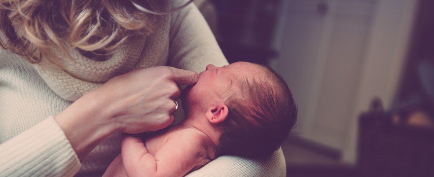 Biegunka u noworodka – jakie mogą być przyczyny?