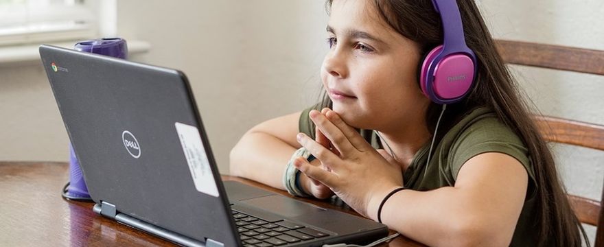 Zajęcia dodatkowe dla dzieci: język angielski online. Dlaczego warto?