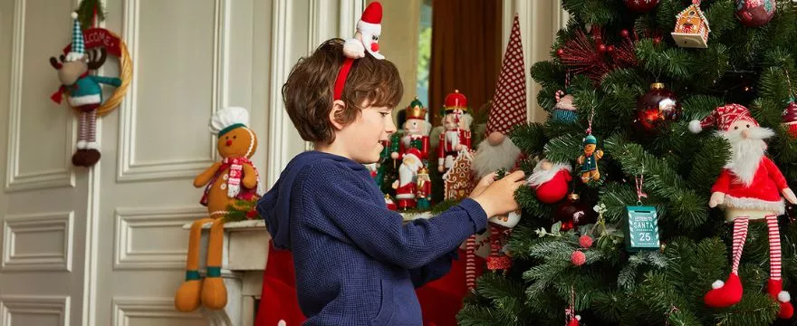 Efektowne dekoracje świąteczne na Boże Narodzenie 2023 w dobrych cenach