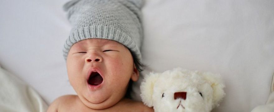 Sen noworodka - ile powinien trwać? Kiedy reguluje się sen niemowlaka PODPOWIADAMY