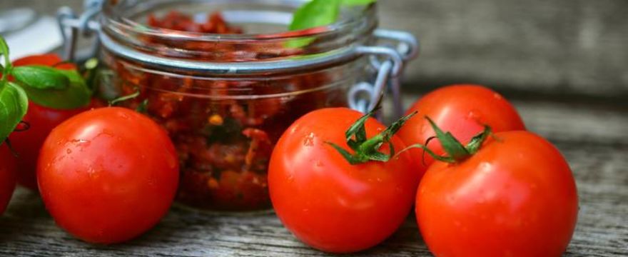 Zachowaj smak lata na dłużej z przecierem pomidorowym!